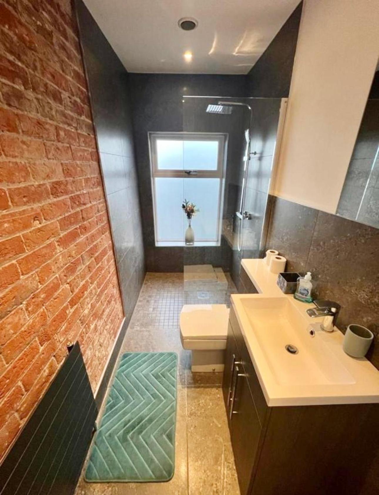 Alsager Town Centre Apartment Buitenkant foto